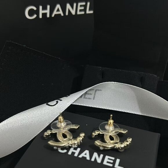Chanel Double C Pearl Earrings - Picture 5 of 6